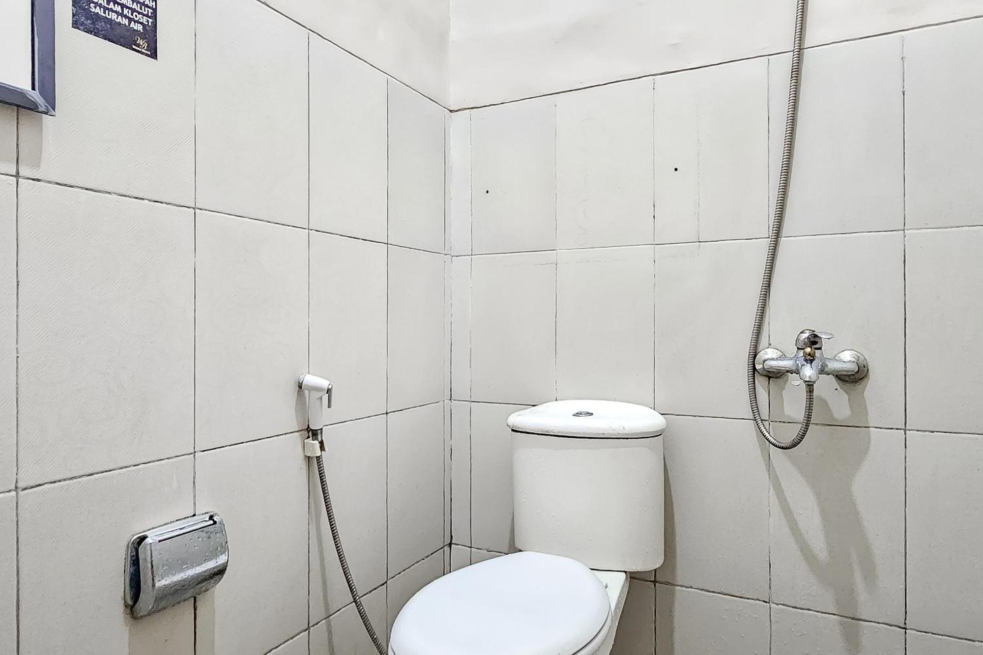 Wisma Brata Mitra Reddoorz Sukabumi Extérieur photo