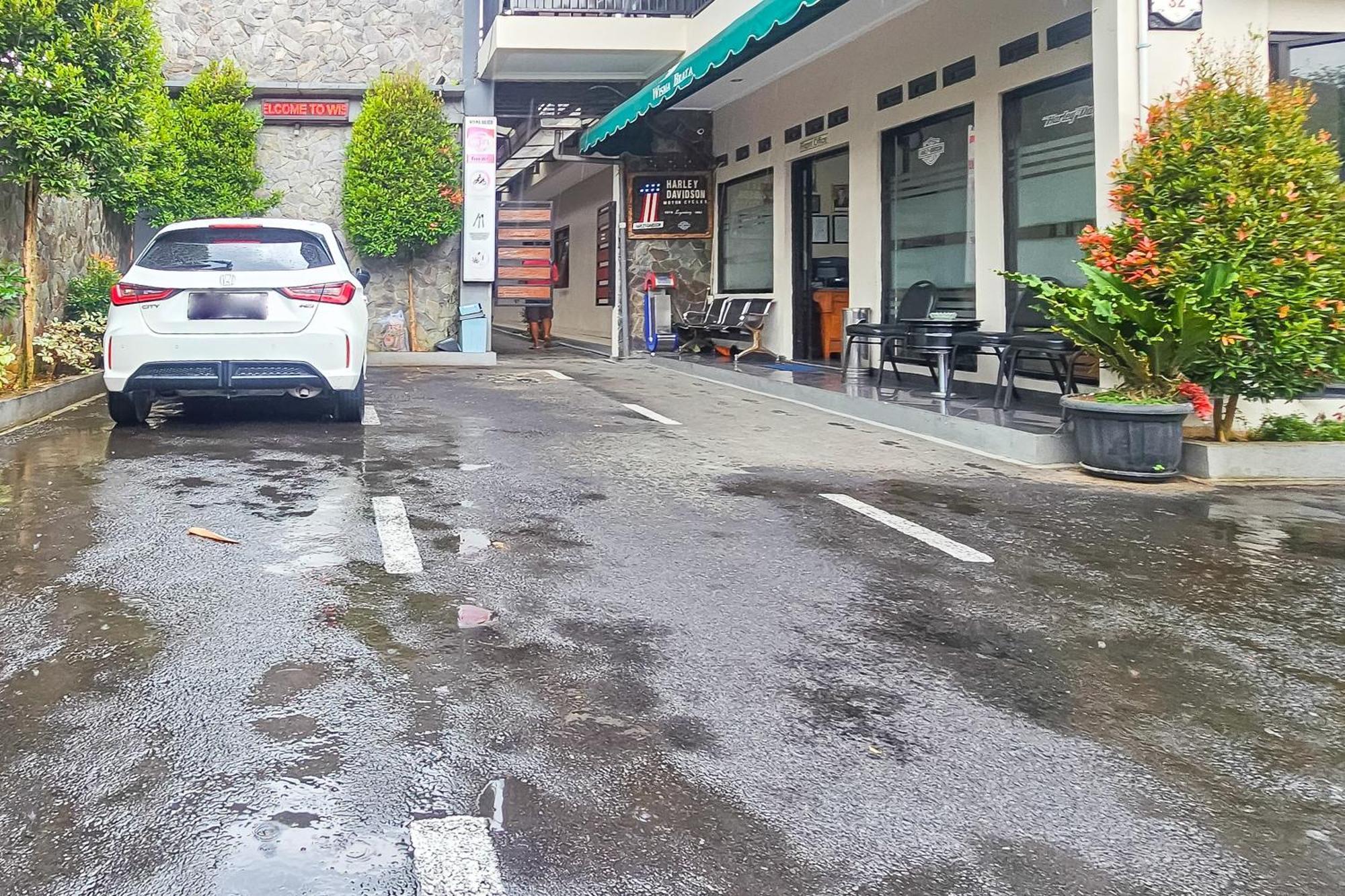 Wisma Brata Mitra Reddoorz Sukabumi Extérieur photo