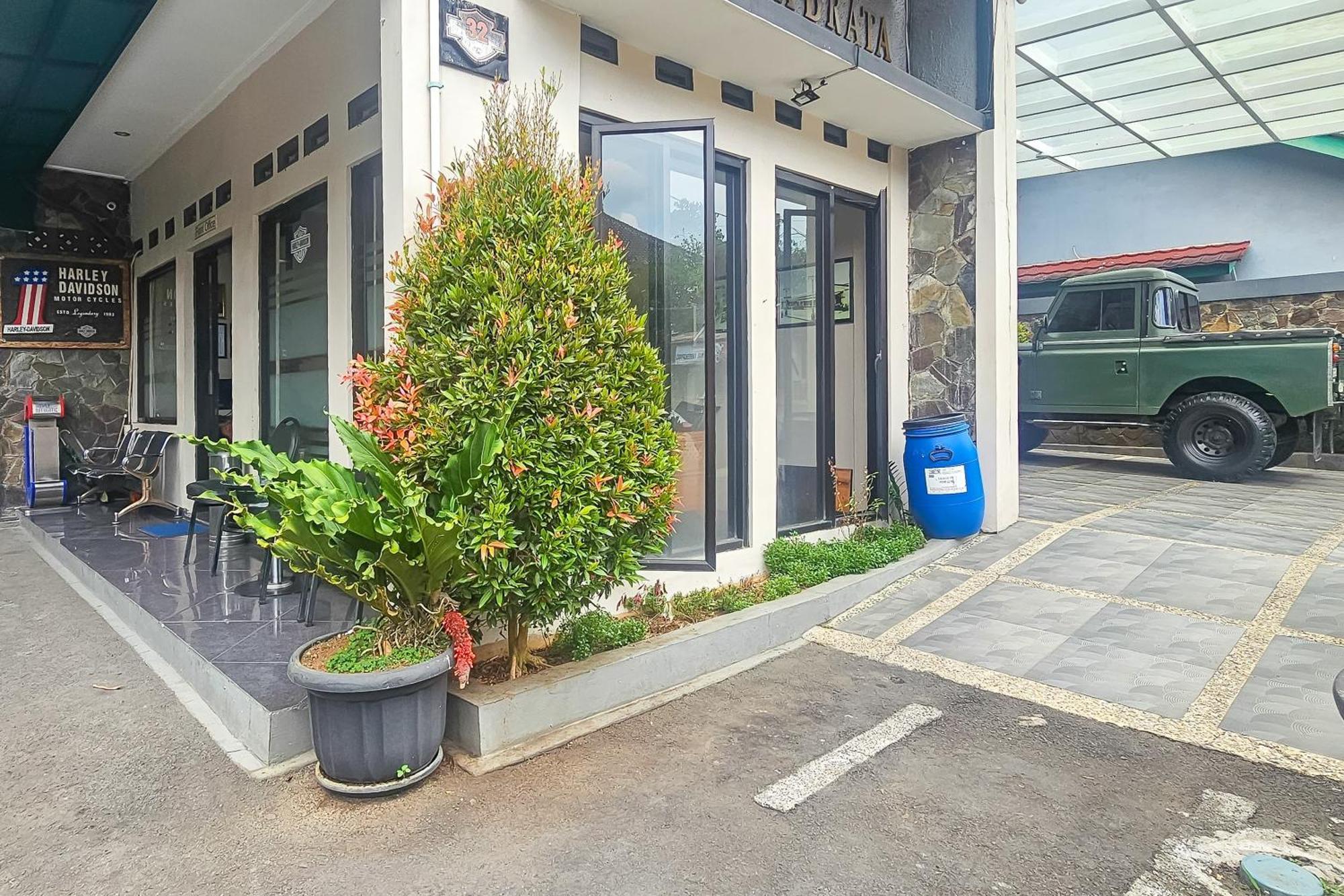 Wisma Brata Mitra Reddoorz Sukabumi Extérieur photo